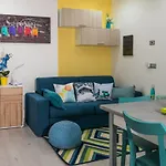 Minihouse Lisa Hone