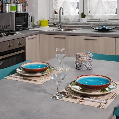 Minihouse Lisa Cir 0005 Hone