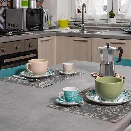 Minihouse Lisa Cir 0005 * Hone