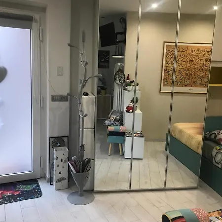 Minihouse Lisa Cir 0005 * Hone